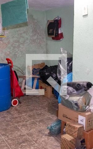 Casa à venda com 125m², 5 quartos e 2 vagas Casa à venda com 125m², 5 quartos e 2 vagasQuarto de Serviço