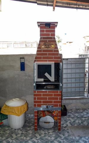 Casa à venda com 125m², 5 quartos e 2 vagas Casa à venda com 125m², 5 quartos e 2 vagasChurrasqueira