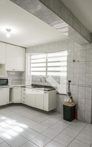 Casa à venda com 215m², 3 quartos e 3 vagas Casa à venda com 215m², 3 quartos e 3 vagasCozinha