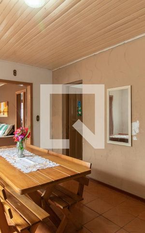Casa à venda com 240m², 3 quartos e 3 vagas Casa à venda com 240m², 3 quartos e 3 vagasSala