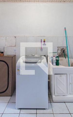 Casa à venda com 240m², 3 quartos e 3 vagas Casa à venda com 240m², 3 quartos e 3 vagasÁrea de Serviço