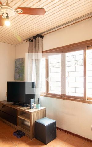 Casa à venda com 240m², 3 quartos e 3 vagas Casa à venda com 240m², 3 quartos e 3 vagasSala