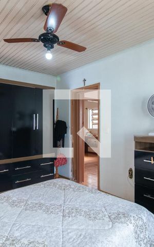 Casa à venda com 240m², 3 quartos e 3 vagas Casa à venda com 240m², 3 quartos e 3 vagasQuarto 1