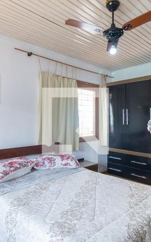 Casa à venda com 240m², 3 quartos e 3 vagas Casa à venda com 240m², 3 quartos e 3 vagasQuarto 1