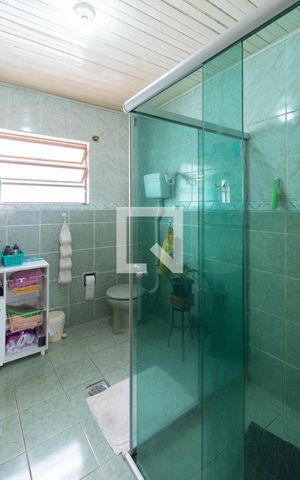 Casa à venda com 240m², 3 quartos e 3 vagas Casa à venda com 240m², 3 quartos e 3 vagasBanheiro