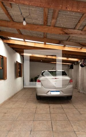 Casa à venda com 240m², 3 quartos e 3 vagas Casa à venda com 240m², 3 quartos e 3 vagasGaragem
