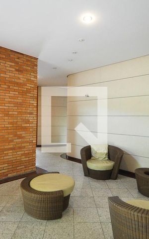 Apartamento à venda com 96m², 2 quartos e 2 vagasHall social