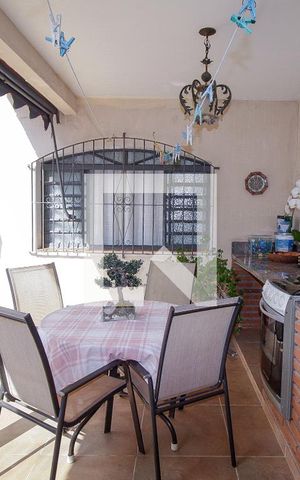 Casa à venda com 301m², 5 quartos e 5 vagasChurrasqueira