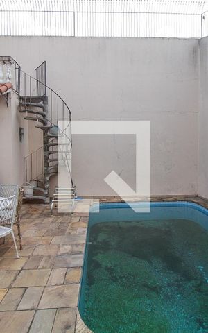 Casa à venda com 301m², 5 quartos e 5 vagasPiscina