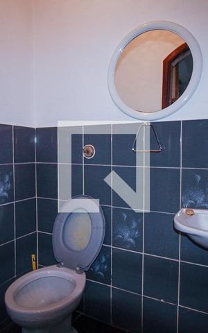 Casa à venda com 301m², 5 quartos e 5 vagasBanheiro de Serviço