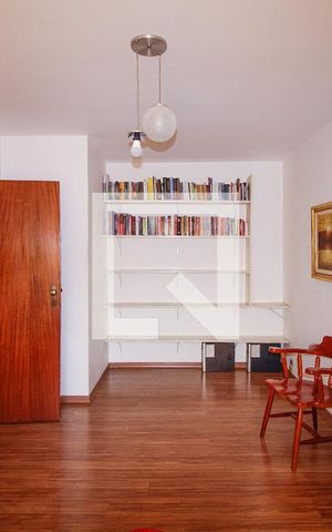 Casa à venda com 301m², 5 quartos e 5 vagasQuarto 5