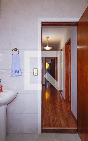 Casa à venda com 301m², 5 quartos e 5 vagasBanheiro 3