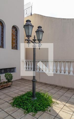 Casa à venda com 301m², 5 quartos e 5 vagasEntrada