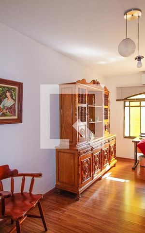Casa à venda com 301m², 5 quartos e 5 vagasQuarto 5
