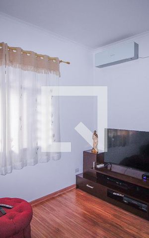 Casa à venda com 301m², 5 quartos e 5 vagasSala de TV