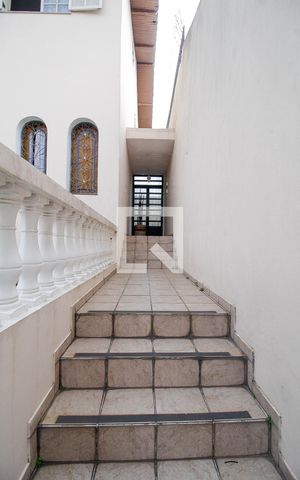 Casa à venda com 301m², 5 quartos e 5 vagasEntrada