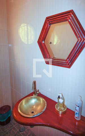 Casa à venda com 301m², 5 quartos e 5 vagasLavabo
