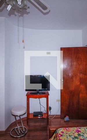 Casa à venda com 301m², 5 quartos e 5 vagasQuarto 2