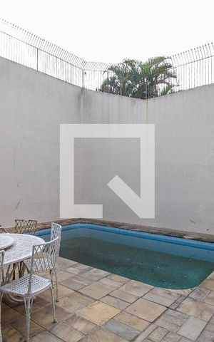 Casa à venda com 301m², 5 quartos e 5 vagasPiscina