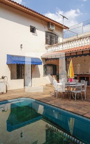 Casa à venda com 301m², 5 quartos e 5 vagasPiscina