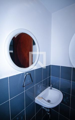 Casa à venda com 301m², 5 quartos e 5 vagasBanheiro de Serviço
