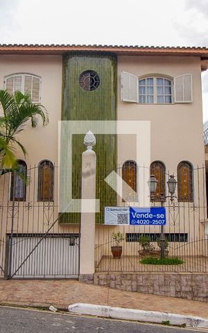 Casa à venda com 301m², 5 quartos e 5 vagasFachada