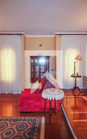 Casa à venda com 301m², 5 quartos e 5 vagasSala de Estar