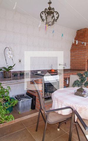 Casa à venda com 301m², 5 quartos e 5 vagasChurrasqueira
