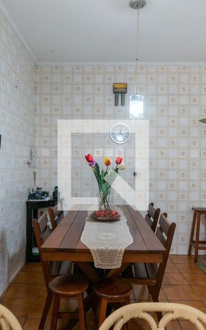 Casa à venda com 230m², 3 quartos e 4 vagasCopa