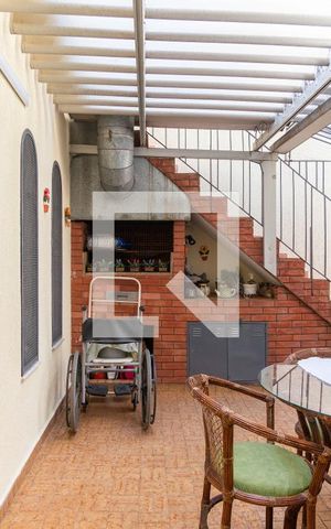 Casa à venda com 230m², 3 quartos e 4 vagasChurrasqueira
