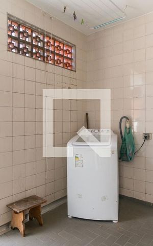 Casa à venda com 230m², 3 quartos e 4 vagasÁrea de Serviço