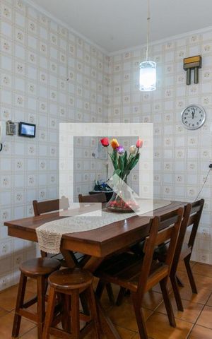 Casa à venda com 230m², 3 quartos e 4 vagasCopa
