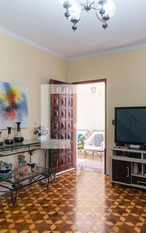 Casa à venda com 230m², 3 quartos e 4 vagasSala