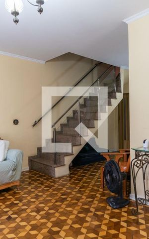 Casa à venda com 230m², 3 quartos e 4 vagasSala