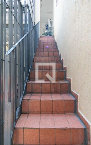 Casa à venda com 230m², 3 quartos e 4 vagasEscadas