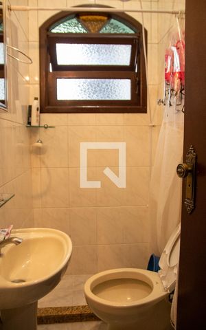 Casa à venda com 255m², 3 quartos e 3 vagas Casa à venda com 255m², 3 quartos e 3 vagasBanheiro do Quarto 2