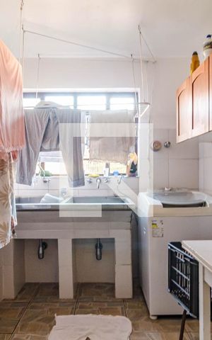 Casa à venda com 258m², 3 quartos e 6 vagas Casa à venda com 258m², 3 quartos e 6 vagasÁrea de serviço