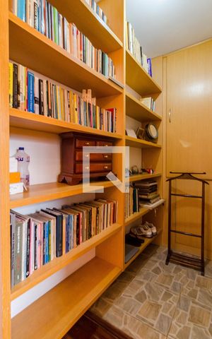 Casa à venda com 258m², 3 quartos e 6 vagas Casa à venda com 258m², 3 quartos e 6 vagasCloset da suíte