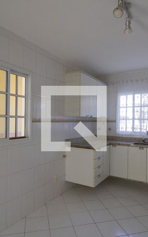 Casa de condomínio à venda com 170m², 4 quartos e 2 vagas Casa de condomínio à venda com 170m², 4 quartos e 2 vagasCozinha