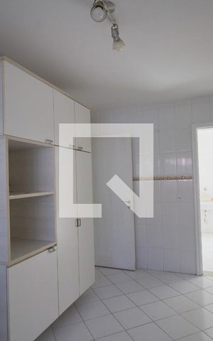 Casa de condomínio à venda com 170m², 4 quartos e 2 vagas Casa de condomínio à venda com 170m², 4 quartos e 2 vagasCozinha