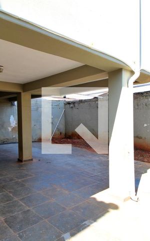 Casa à venda com 145m², 4 quartos e 6 vagasGaragem