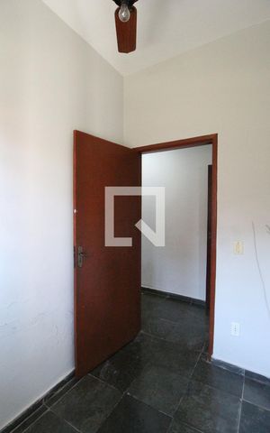 Casa à venda com 145m², 4 quartos e 6 vagasEscritório