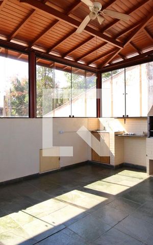 Casa à venda com 145m², 4 quartos e 6 vagasVaranda gourmet