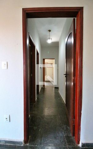 Casa à venda com 145m², 4 quartos e 6 vagasCorredor