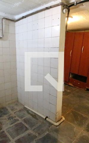 Casa à venda com 145m², 4 quartos e 6 vagasBanheiro de serviço