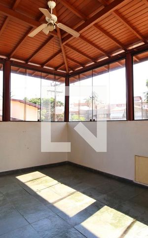 Casa à venda com 145m², 4 quartos e 6 vagasVaranda gourmet
