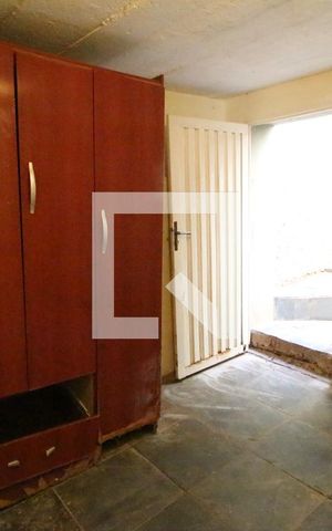 Casa à venda com 145m², 4 quartos e 6 vagasQuarto de serviço