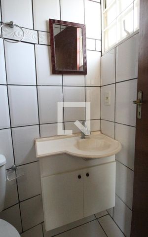Casa à venda com 145m², 4 quartos e 6 vagasBanheiro do Quarto 2 (suíte)