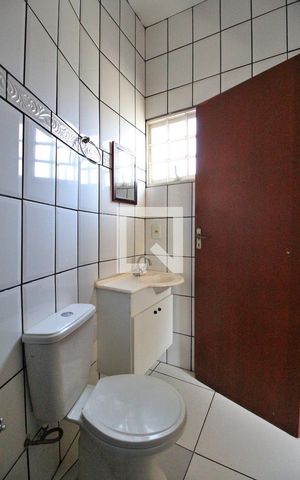 Casa à venda com 145m², 4 quartos e 6 vagasBanheiro do Quarto 2 (suíte)