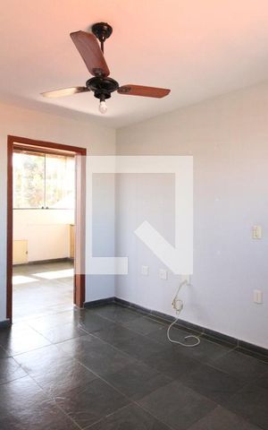 Casa à venda com 145m², 4 quartos e 6 vagasSala de TV